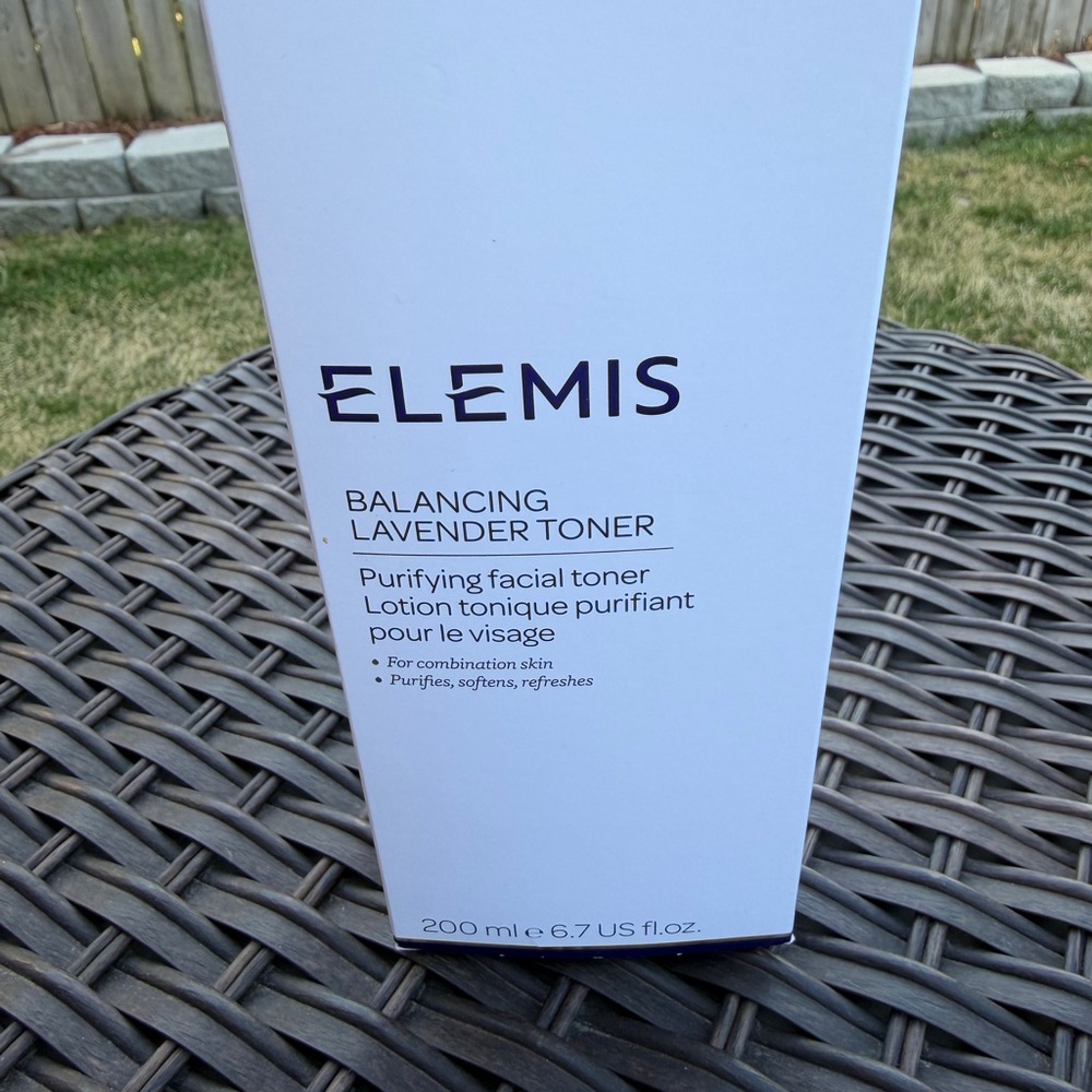 ELEMIS Balancing Lavender Toner - White